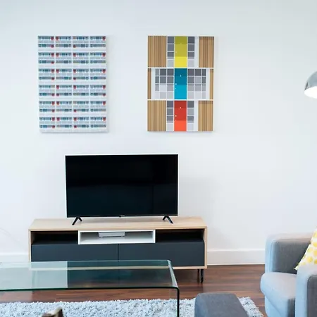 The Assembly Oasis Holding * マンチェスター