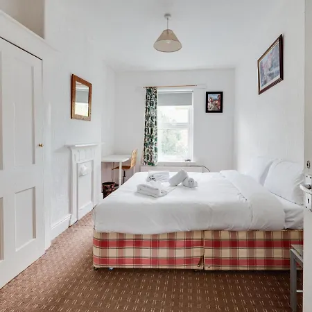 Pass The Keys 3 Bed Home Ideally Situated In Old Trafford Manutd Manchester
