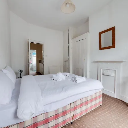 Pass The Keys 3 Bed Home Ideally Situated In Old Trafford Manutd Semesterbostad *