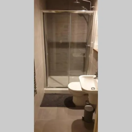 Lovely 2 Bedroom Apartment Near City Centre Manchester