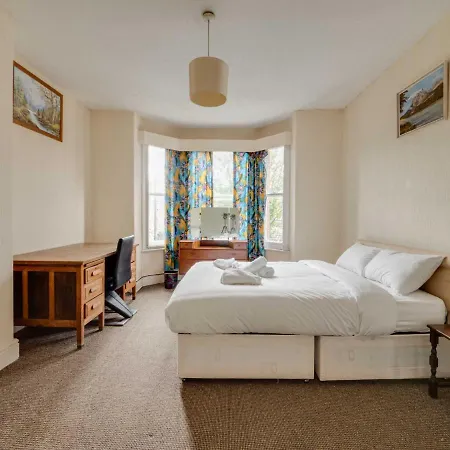 Semesterbostad Pass The Keys 3 Bed Home Ideally Situated In Old Trafford Manutd *