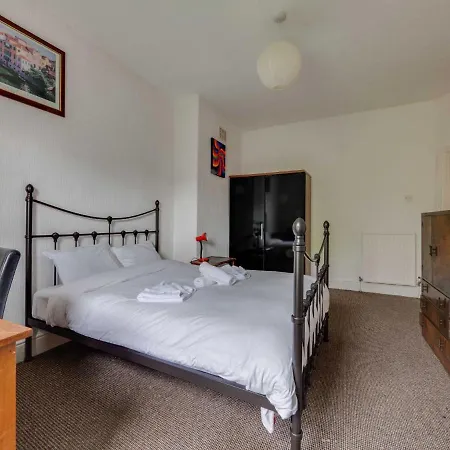 Pass The Keys 3 Bed Home Ideally Situated In Old Trafford Manutd Semesterbostad Manchester
