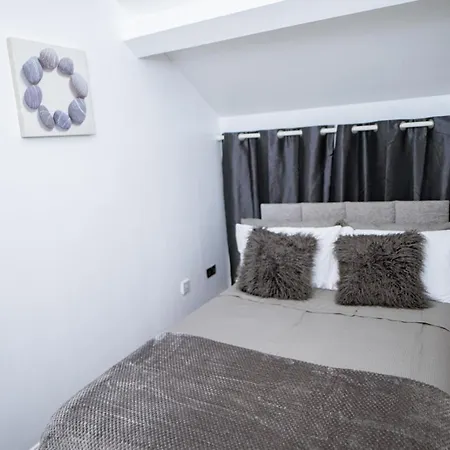 City-centre With Dedicated Workspace, Sleeps 4 Apartamento *