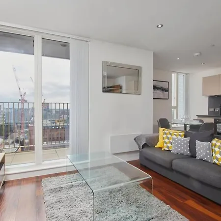 The Artist Abode In - Parking Manchester