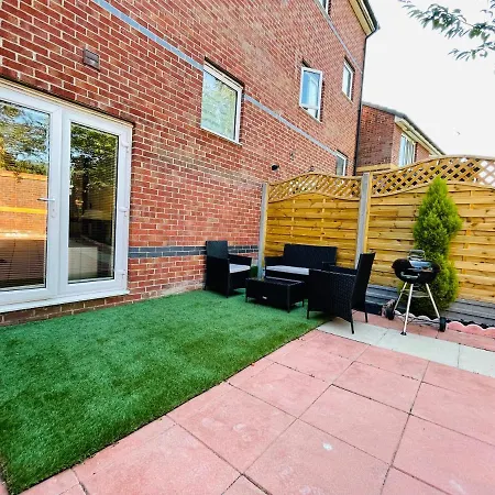 Watan - Spacious 3 Bedrooms Entire House With Beautiful Outdoor Garden