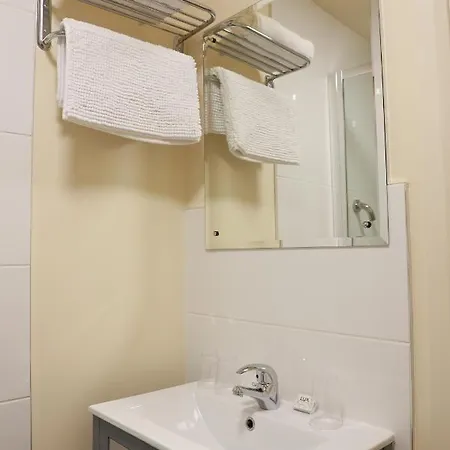 Hotel Hazeldean *