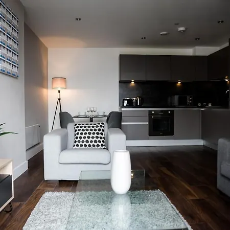 Апартаменты Onpoint - Spacious 2 Bedroom Apt - City Centre With Balcony