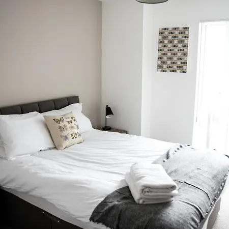 Onpoint - Spacious 2 Bedroom Apt - City Centre With Balcony * Manchester