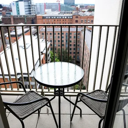 Onpoint - Spacious 2 Bedroom Apt - City Centre With Balcony * Manchester