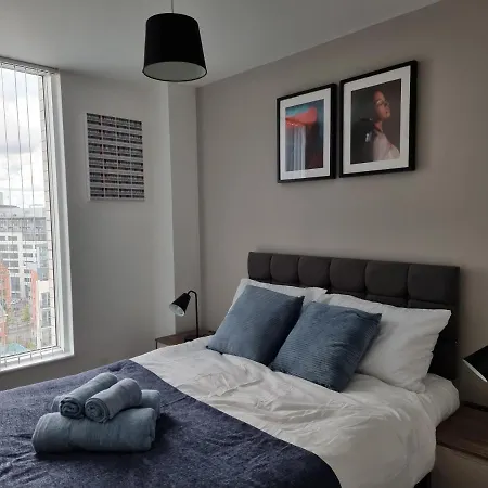 Onpoint - Spacious 2 Bedroom Apt - City Centre With Balcony Apartment Manchester