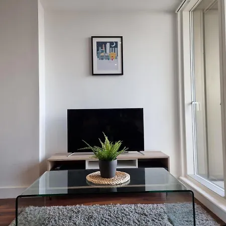 Onpoint - Spacious 2 Bedroom Apt - City Centre With Balcony Apartment Manchester