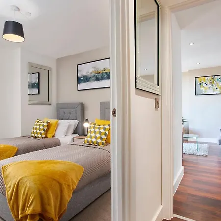 Lejlighed Lovely Central Abode - Amazing Views - Parking