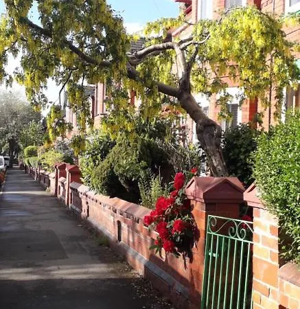 Bird Song Old Trafford Feriehus Manchester