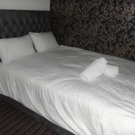 Apartamento Larch Gardens 2 Bedroom Flat Mánchester