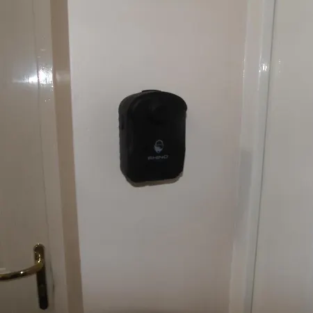 Larch Gardens 2 Bedroom Flat * Mánchester