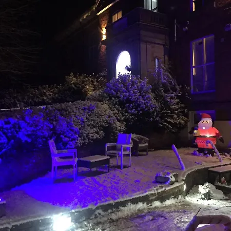 Queens 3* Manchester