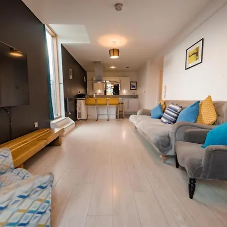 City Centre Modern 3bed 2bath Penthouse Northern Quarter, Sleeps 10 דירה *