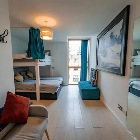 City Centre Modern 3bed 2bath Penthouse Northern Quarter, Sleeps 10