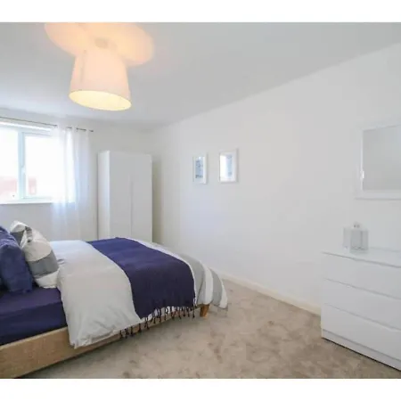 3 Bedroom Beautiful Apartman Manchester