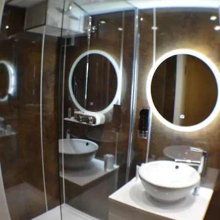 Ξενοδοχείο Ville Hotel 3*