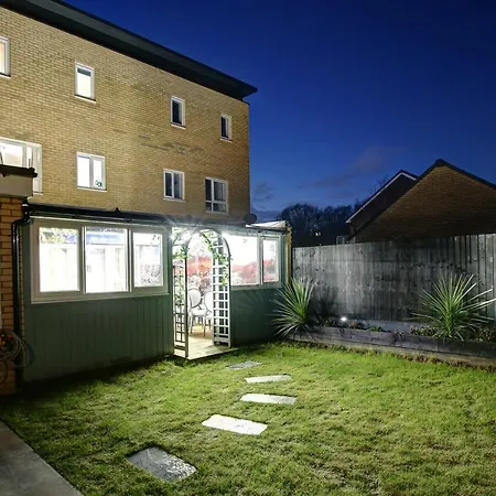 Riverside Villas Holiday home