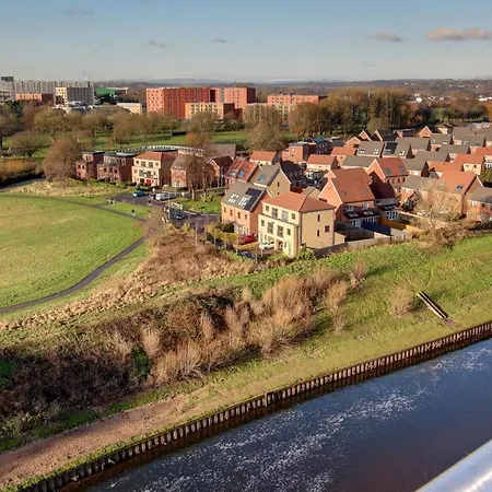 Riverside Villas Holiday home