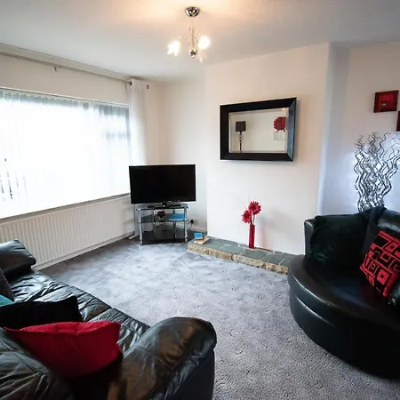 בית נופש Ideal Lodgings In Whitefield מנצ'סטר