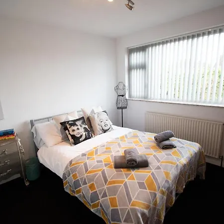 Ideal Lodgings In Whitefield * מנצ'סטר