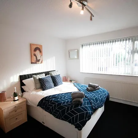 Ideal Lodgings In Whitefield