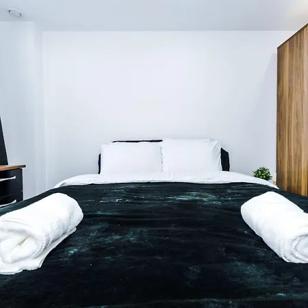 아파트 Luxury 3 Bedroom House Close To Center *