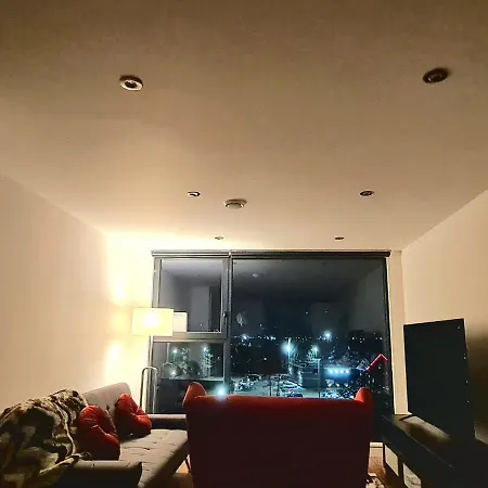 Διαμέρισμα 1-bedroom Aprt In Salford- Freeparking- Sleeps3 *