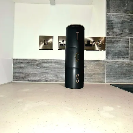 1-bedroom Aprt In Salford- Freeparking- Sleeps3