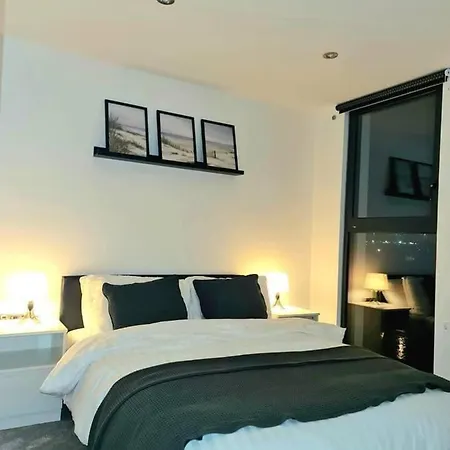 Apartament 1-bedroom Aprt In Salford- Freeparking- Sleeps3 Manchester