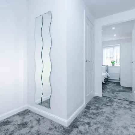 아파트 Luxury 3 Bedroom House Close To Center *