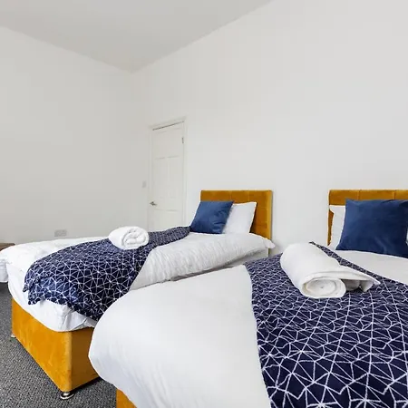 Clayton House - Spacious Near Etihad Stadium Сasa de vacaciones *
