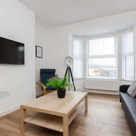 Сasa de vacaciones Clayton House - Spacious Near Etihad Stadium *
