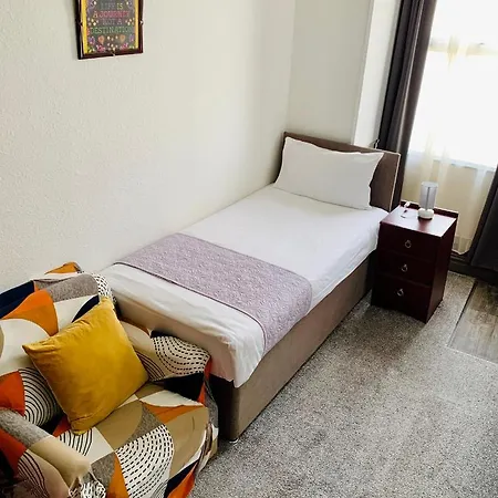 - Free Parking Pensionat Manchester