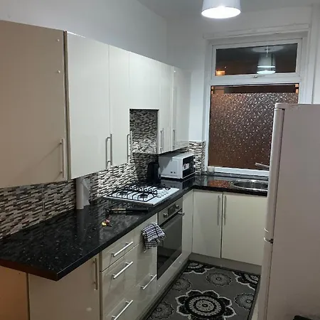 Lovely 2 Bedroom With Free Parking * Manchester