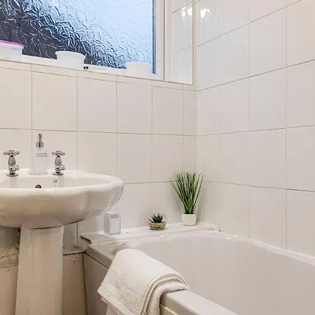 Lovely 2 Bedroom With Fireplace Lejlighed Manchester