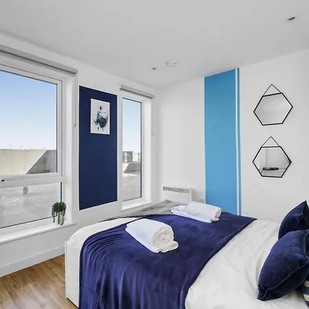 Stunning Centre Penthouse - Sleeps 10 - Parking 맨체스터
