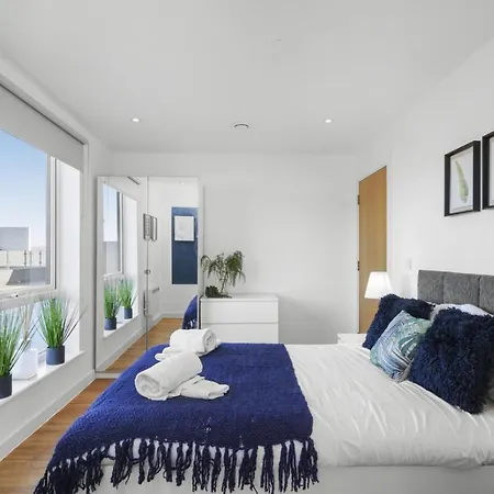 Stunning Centre Penthouse - Sleeps 10 - Parking * 맨체스터