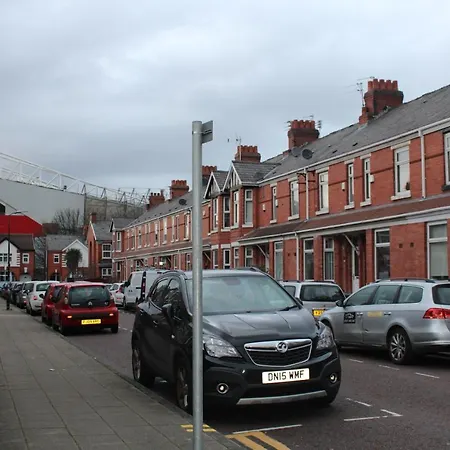 Beautiful, Spacious, Old Trafford *
