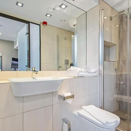 Roomzzz Victoria Манчестер