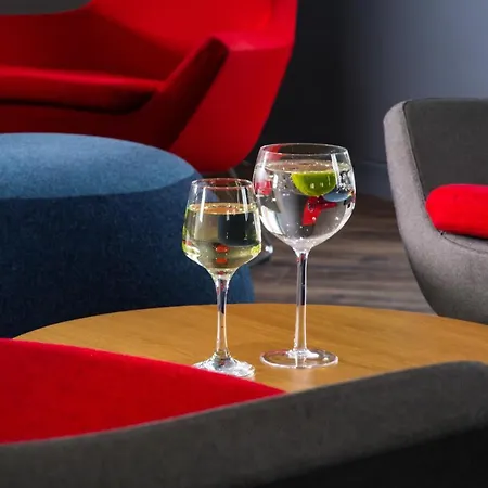 Express East By Ihg Szálloda 3*