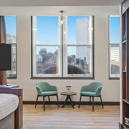 Апарт-отель Roomzzz Victoria Манчестер