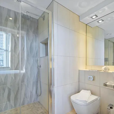 Roomzzz Victoria Манчестер