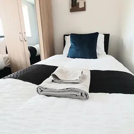 Salford Ark Comfort Near Salford Royal And Trafford Centre