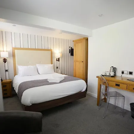 The Waterside And Leisure Club Szálloda 3*