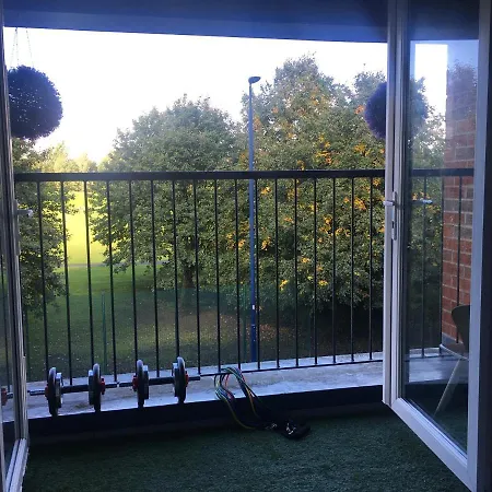 Homestay Poplar House *