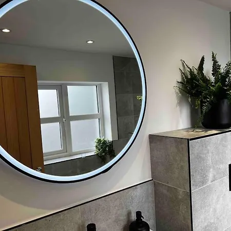 Luxury Close To The With Hot Tub & Bbq Fire Pit. * Manchester